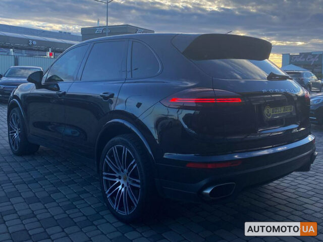 Чорний Порше Cayenne, об'ємом двигуна 3 л та пробігом 215 тис. км за 45990 $, фото 4 на Automoto.ua