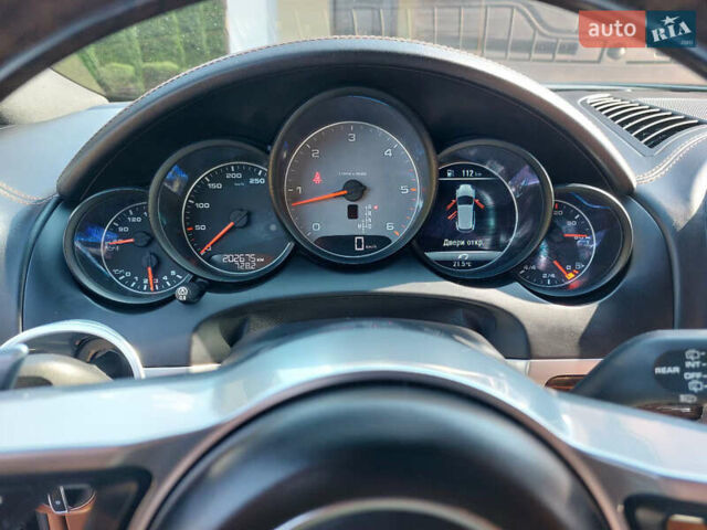 Чорний Порше Cayenne, об'ємом двигуна 4.13 л та пробігом 202 тис. км за 42000 $, фото 18 на Automoto.ua