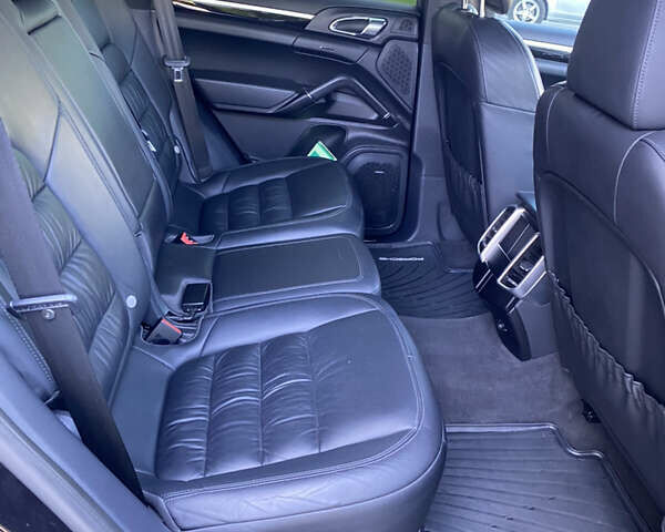 Чорний Порше Cayenne, об'ємом двигуна 2.97 л та пробігом 220 тис. км за 38500 $, фото 26 на Automoto.ua