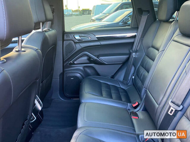 Чорний Порше Cayenne, об'ємом двигуна 3 л та пробігом 215 тис. км за 45990 $, фото 13 на Automoto.ua