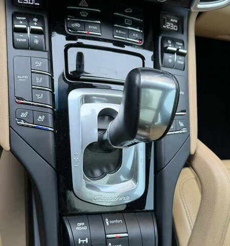 Черный Порше Каен, объемом двигателя 2.97 л и пробегом 138 тыс. км за 35500 $, фото 30 на Automoto.ua