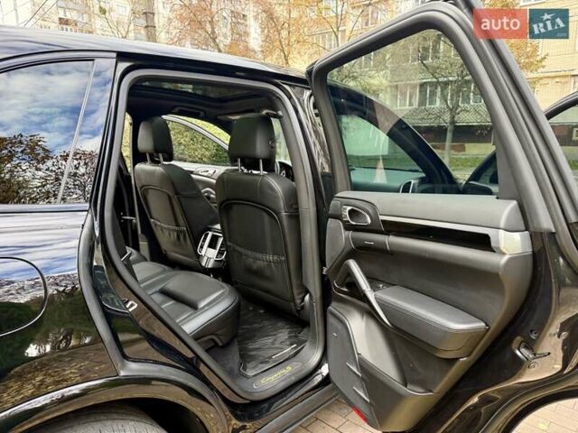 Черный Порше Каен, объемом двигателя 3 л и пробегом 140 тыс. км за 25900 $, фото 39 на Automoto.ua