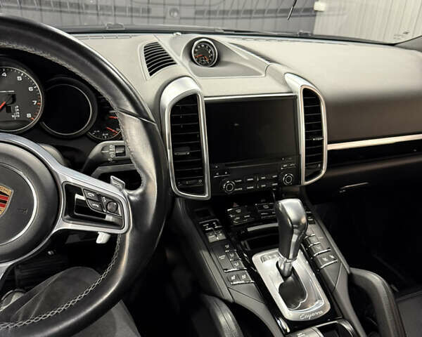 Чорний Порше Cayenne, об'ємом двигуна 3.6 л та пробігом 119 тис. км за 30500 $, фото 7 на Automoto.ua