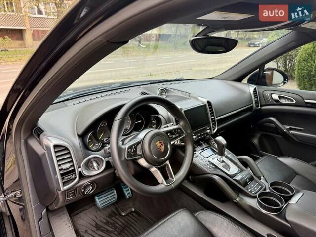 Черный Порше Каен, объемом двигателя 3 л и пробегом 140 тыс. км за 25900 $, фото 64 на Automoto.ua