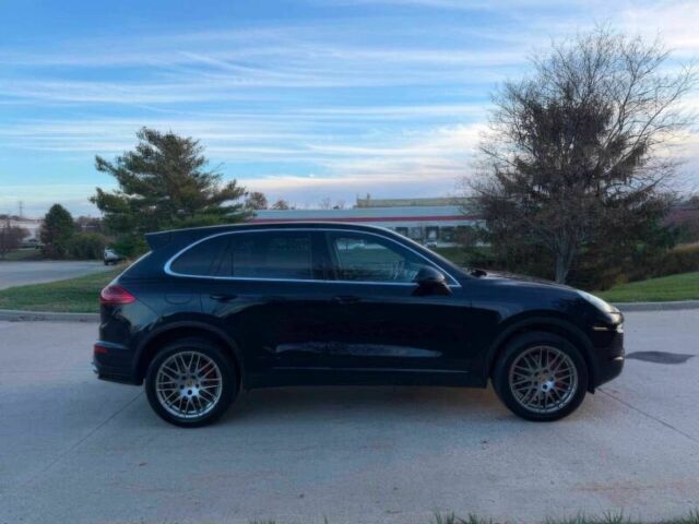 Черный Порше Каен, объемом двигателя 3.6 л и пробегом 74 тыс. км за 10000 $, фото 7 на Automoto.ua