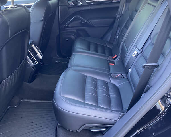 Чорний Порше Cayenne, об'ємом двигуна 2.97 л та пробігом 220 тис. км за 38500 $, фото 31 на Automoto.ua