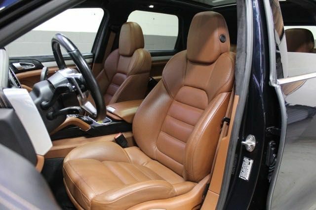 Черный Порше Каен, объемом двигателя 3.6 л и пробегом 132 тыс. км за 25500 $, фото 9 на Automoto.ua