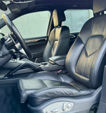 Черный Порше Каен, объемом двигателя 3.6 л и пробегом 113 тыс. км за 29500 $, фото 24 на Automoto.ua