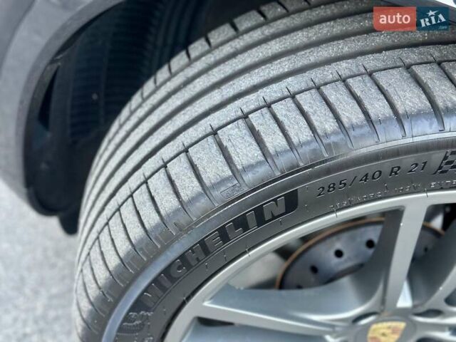 Черный Порше Каен, объемом двигателя 2.89 л и пробегом 76 тыс. км за 57800 $, фото 31 на Automoto.ua