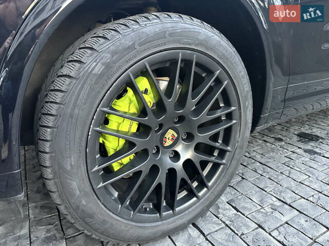 Черный Порше Каен, объемом двигателя 3 л и пробегом 180 тыс. км за 34800 $, фото 6 на Automoto.ua