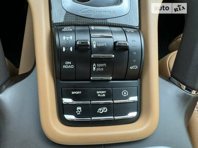 Черный Порше Каен, объемом двигателя 4.81 л и пробегом 100 тыс. км за 51000 $, фото 12 на Automoto.ua