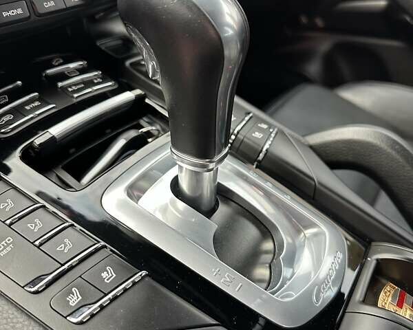 Черный Порше Каен, объемом двигателя 3.6 л и пробегом 64 тыс. км за 28999 $, фото 61 на Automoto.ua