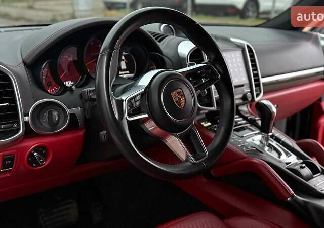Чорний Порше Cayenne, об'ємом двигуна 3.6 л та пробігом 210 тис. км за 37999 $, фото 17 на Automoto.ua