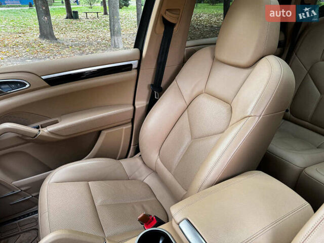 Чорний Порше Cayenne, об'ємом двигуна 3.6 л та пробігом 152 тис. км за 29990 $, фото 24 на Automoto.ua