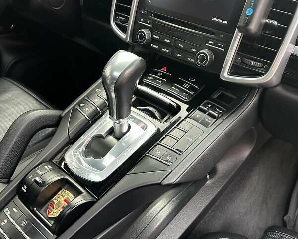 Черный Порше Каен, объемом двигателя 3.6 л и пробегом 64 тыс. км за 28999 $, фото 69 на Automoto.ua