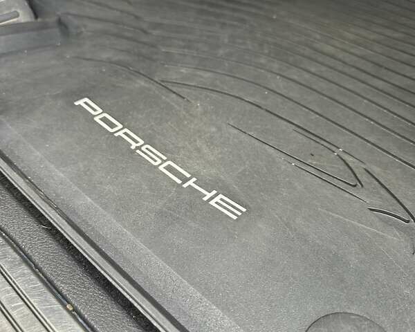 Черный Порше Каен, объемом двигателя 3.6 л и пробегом 64 тыс. км за 28999 $, фото 53 на Automoto.ua