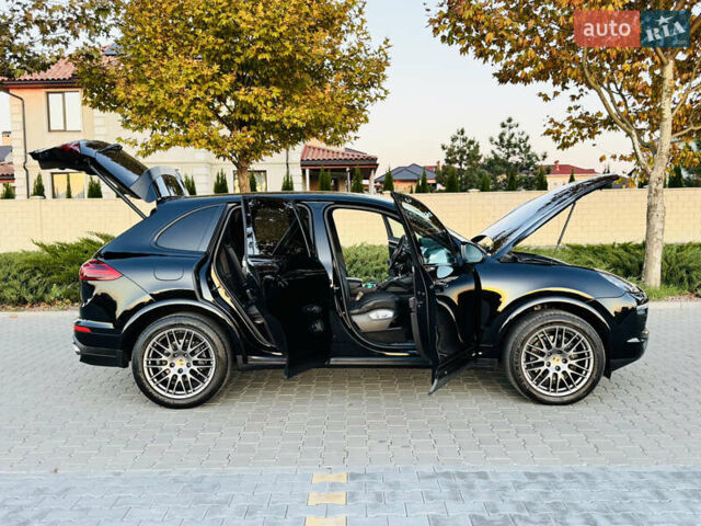 Черный Порше Каен, объемом двигателя 2.97 л и пробегом 131 тыс. км за 37999 $, фото 18 на Automoto.ua