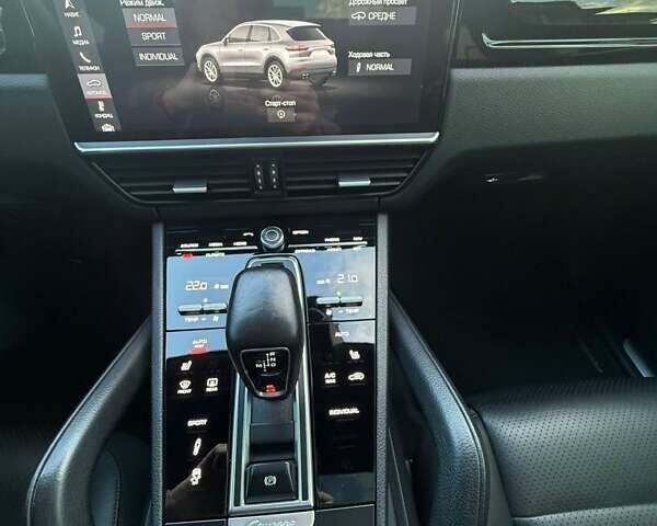 Черный Порше Каен, объемом двигателя 3 л и пробегом 130 тыс. км за 60000 $, фото 10 на Automoto.ua