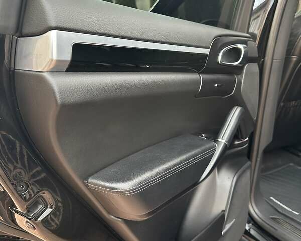 Черный Порше Каен, объемом двигателя 3.6 л и пробегом 64 тыс. км за 28999 $, фото 3 на Automoto.ua