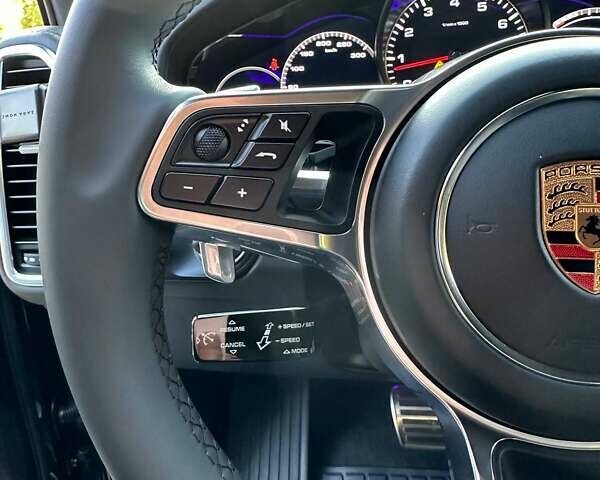 Черный Порше Каен, объемом двигателя 2.9 л и пробегом 110 тыс. км за 68500 $, фото 48 на Automoto.ua