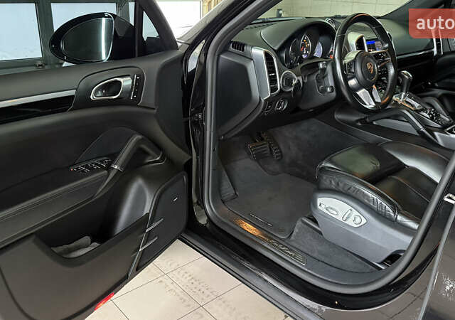 Чорний Порше Cayenne, об'ємом двигуна 3 л та пробігом 146 тис. км за 45500 $, фото 13 на Automoto.ua