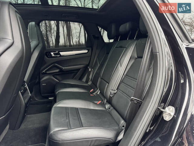 Черный Порше Каен, объемом двигателя 3 л и пробегом 110 тыс. км за 47000 $, фото 15 на Automoto.ua