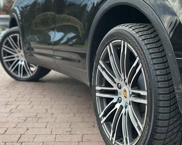 Черный Порше Каен, объемом двигателя 3.6 л и пробегом 64 тыс. км за 28999 $, фото 130 на Automoto.ua