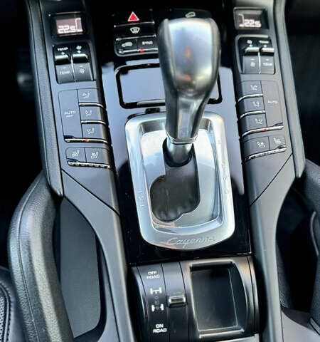 Черный Порше Каен, объемом двигателя 3.6 л и пробегом 113 тыс. км за 29500 $, фото 21 на Automoto.ua