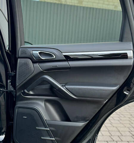 Черный Порше Каен, объемом двигателя 3.6 л и пробегом 113 тыс. км за 29500 $, фото 32 на Automoto.ua