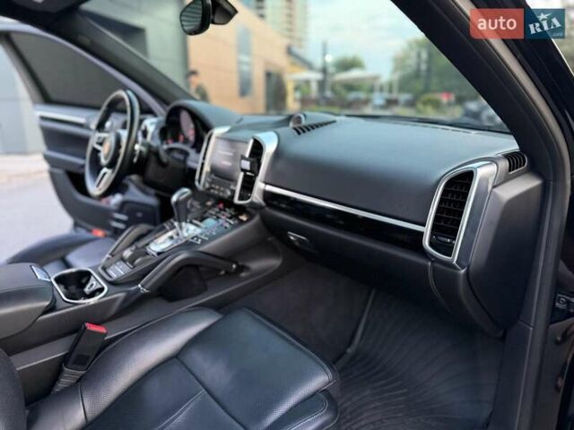 Черный Порше Каен, объемом двигателя 3.6 л и пробегом 99 тыс. км за 34000 $, фото 34 на Automoto.ua