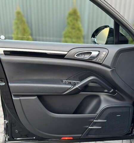 Черный Порше Каен, объемом двигателя 3.6 л и пробегом 113 тыс. км за 29500 $, фото 25 на Automoto.ua