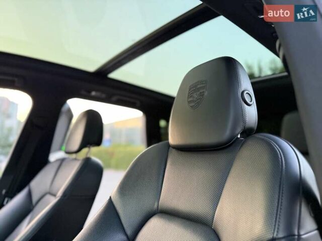 Черный Порше Каен, объемом двигателя 3.6 л и пробегом 99 тыс. км за 34000 $, фото 22 на Automoto.ua