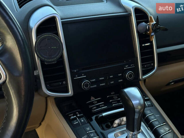 Чорний Порше Cayenne, об'ємом двигуна 3 л та пробігом 155 тис. км за 38000 $, фото 1 на Automoto.ua