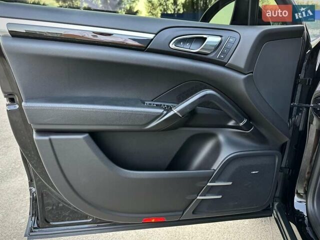 Чорний Порше Cayenne, об'ємом двигуна 3.6 л та пробігом 103 тис. км за 36000 $, фото 85 на Automoto.ua