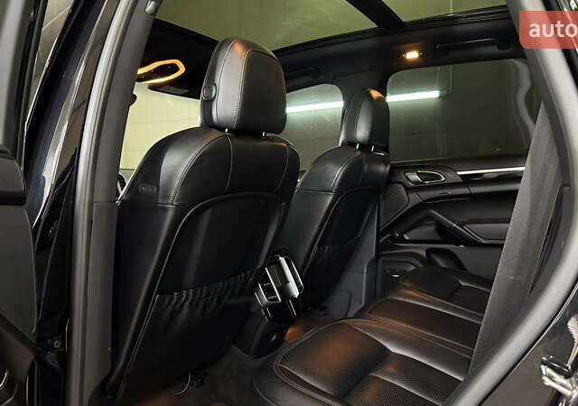 Чорний Порше Cayenne, об'ємом двигуна 3 л та пробігом 146 тис. км за 45500 $, фото 25 на Automoto.ua