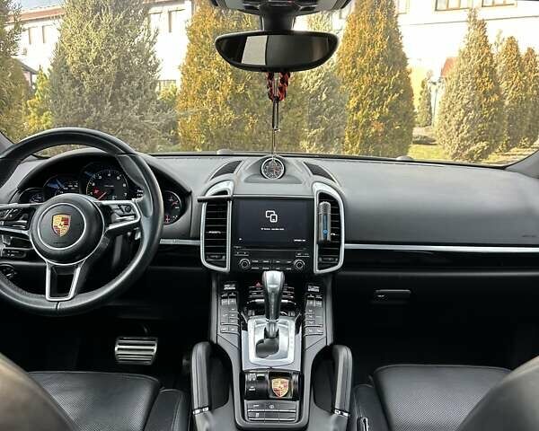 Черный Порше Каен, объемом двигателя 3.6 л и пробегом 64 тыс. км за 28999 $, фото 74 на Automoto.ua