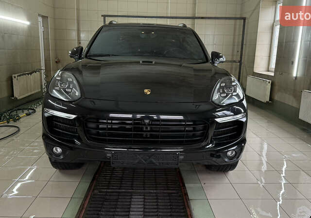Чорний Порше Cayenne, об'ємом двигуна 3 л та пробігом 146 тис. км за 45500 $, фото 2 на Automoto.ua