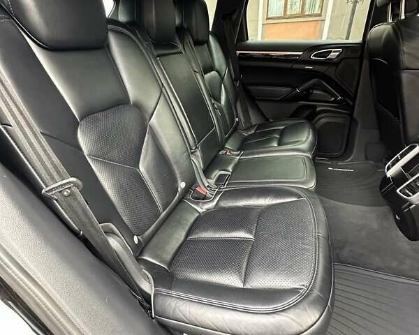 Черный Порше Каен, объемом двигателя 3.6 л и пробегом 64 тыс. км за 28999 $, фото 15 на Automoto.ua