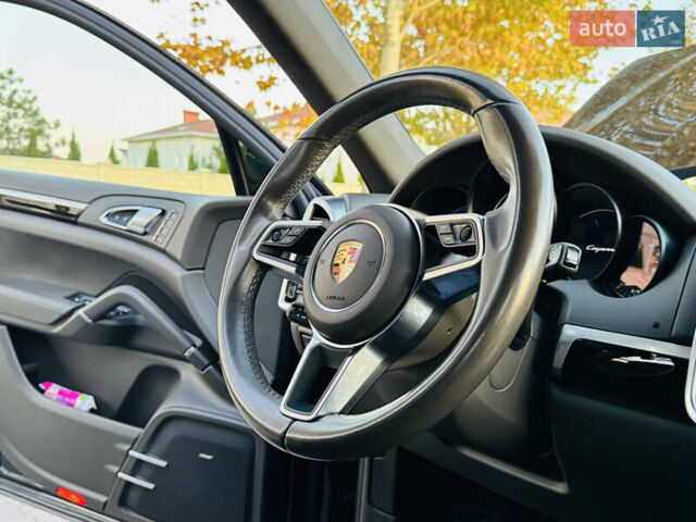 Черный Порше Каен, объемом двигателя 2.97 л и пробегом 131 тыс. км за 37999 $, фото 31 на Automoto.ua