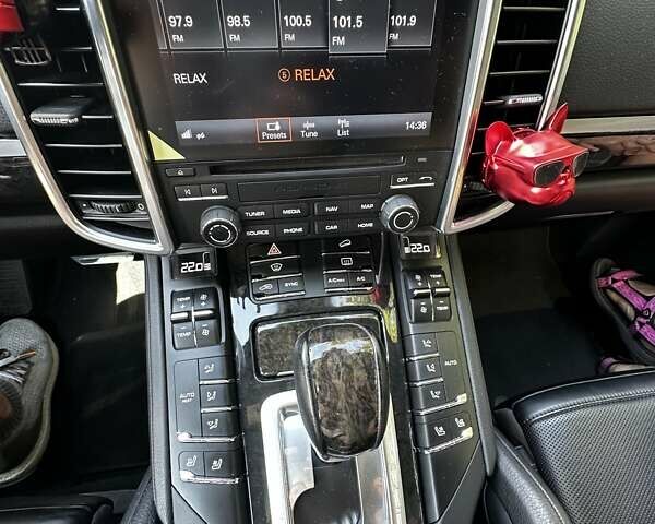 Чорний Порше Cayenne, об'ємом двигуна 3 л та пробігом 81 тис. км за 39950 $, фото 9 на Automoto.ua