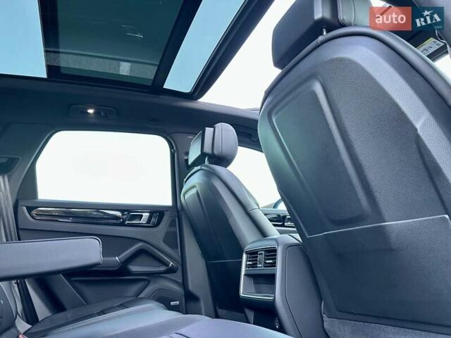 Черный Порше Каен, объемом двигателя 2.89 л и пробегом 76 тыс. км за 57800 $, фото 88 на Automoto.ua