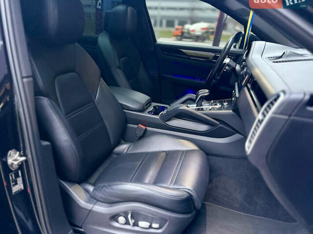 Чорний Порше Cayenne, об'ємом двигуна 2.9 л та пробігом 99 тис. км за 70000 $, фото 20 на Automoto.ua