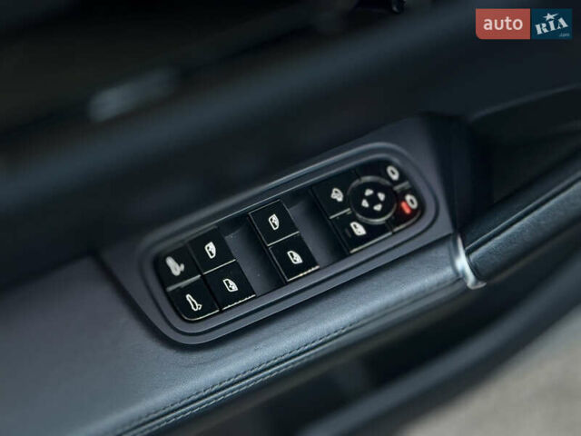 Чорний Порше Cayenne, об'ємом двигуна 2.9 л та пробігом 99 тис. км за 70000 $, фото 13 на Automoto.ua