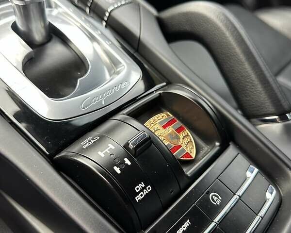 Черный Порше Каен, объемом двигателя 3.6 л и пробегом 64 тыс. км за 28999 $, фото 55 на Automoto.ua