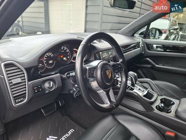 Черный Порше Каен, объемом двигателя 2.89 л и пробегом 114 тыс. км за 55555 $, фото 10 на Automoto.ua