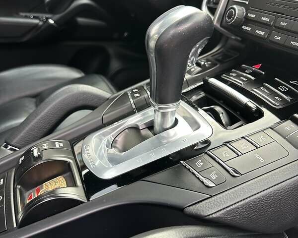 Черный Порше Каен, объемом двигателя 3.6 л и пробегом 64 тыс. км за 28999 $, фото 70 на Automoto.ua