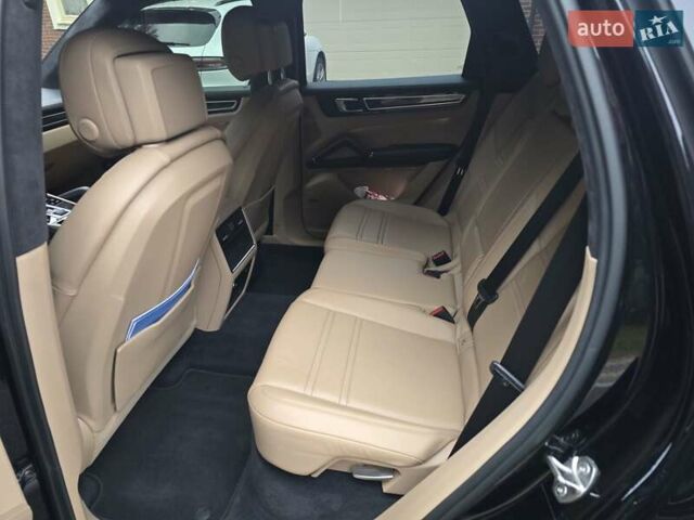 Черный Порше Каен, объемом двигателя 3 л и пробегом 170 тыс. км за 50000 $, фото 4 на Automoto.ua
