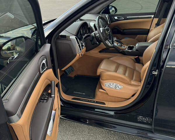 Черный Порше Каен, объемом двигателя 4.81 л и пробегом 100 тыс. км за 51000 $, фото 9 на Automoto.ua