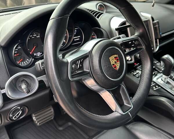 Черный Порше Каен, объемом двигателя 3.6 л и пробегом 64 тыс. км за 28999 $, фото 41 на Automoto.ua