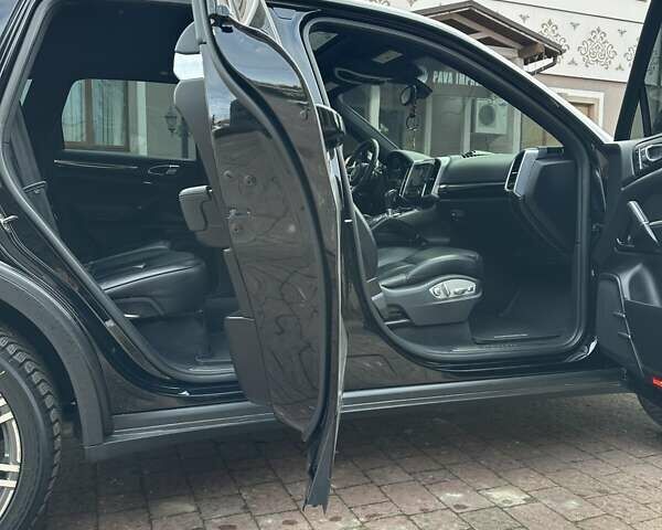 Черный Порше Каен, объемом двигателя 3.6 л и пробегом 64 тыс. км за 28999 $, фото 20 на Automoto.ua